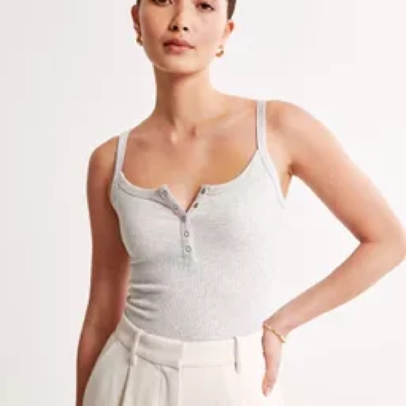 Essential Rib Tuckable Henley Tank - Picture 4 of 4